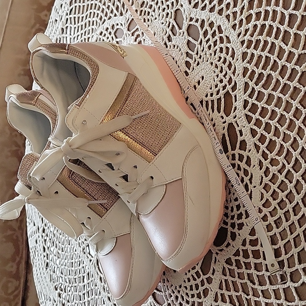 Wedge sneakers